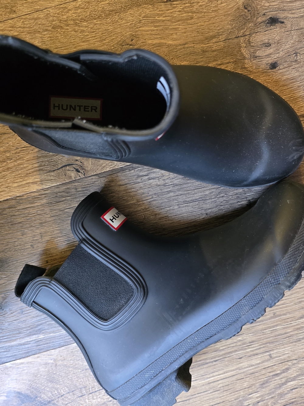 Hunter Womans Black Chelsea Rain Boots - Picture 2 of 4